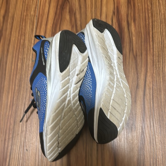 2 Pair of Boys Sketchers Sneakers Size 3 - Picture 5 of 5